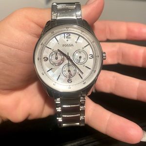 FOSSIL WOMENS WATCH